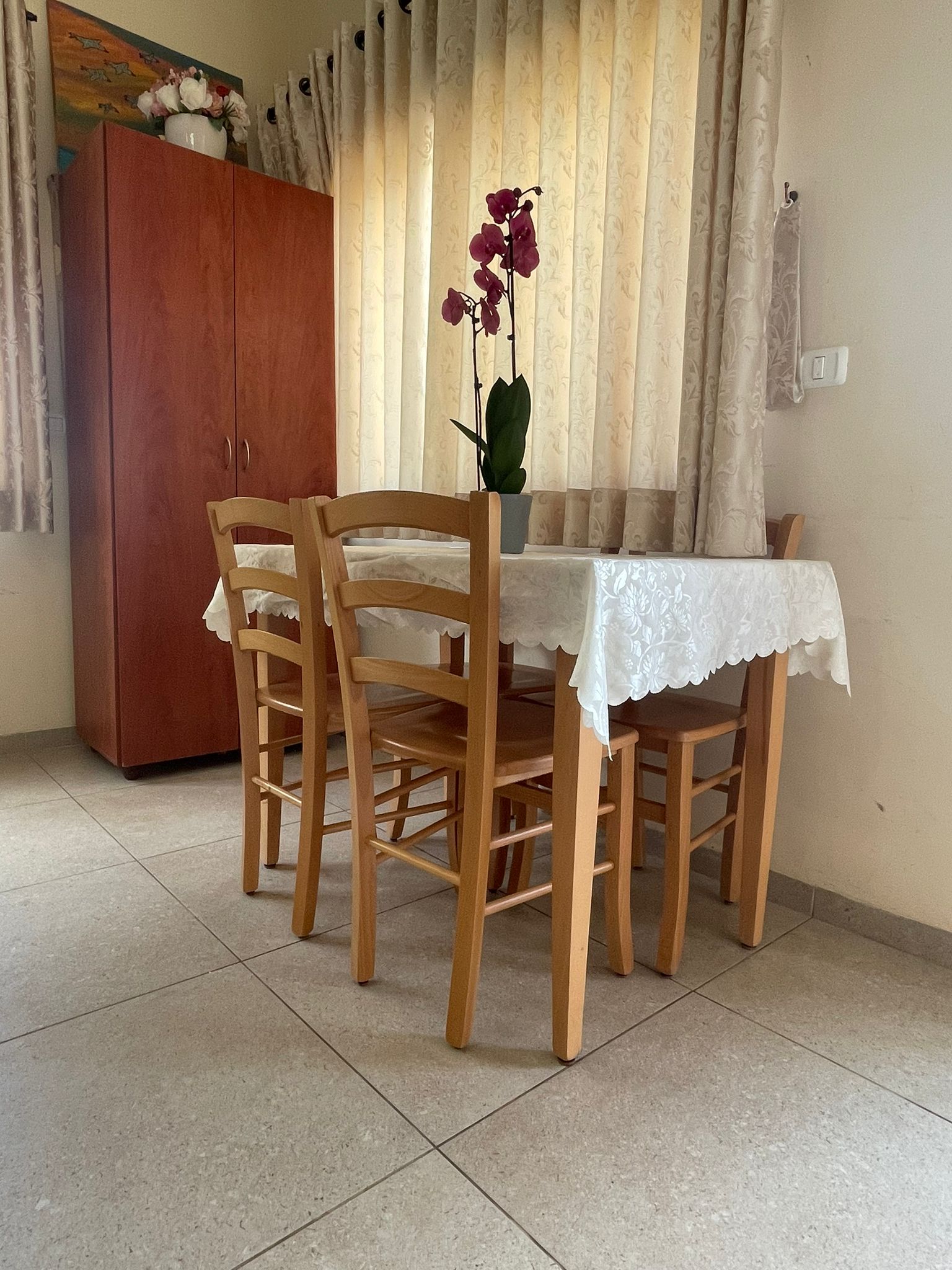 שולחן אוכל