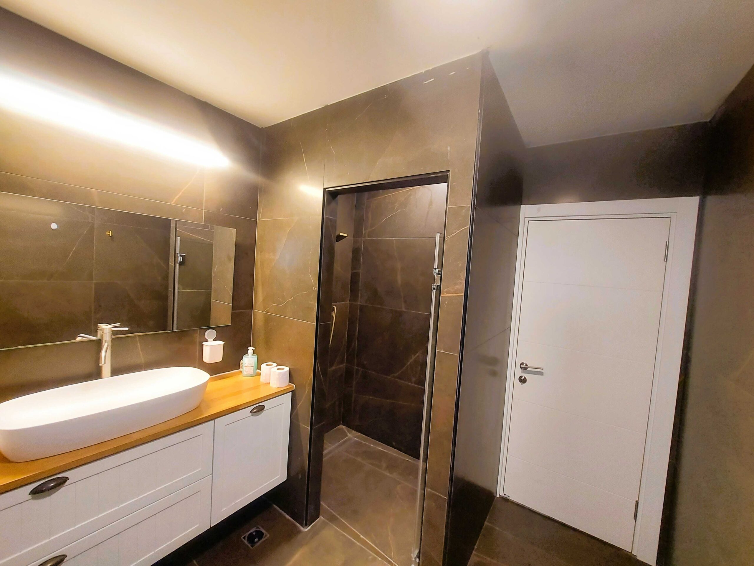 s-שרותים-ומקלחת_optimized